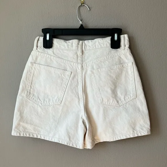 💝 Reformation Amy button fly shorts in bone cream