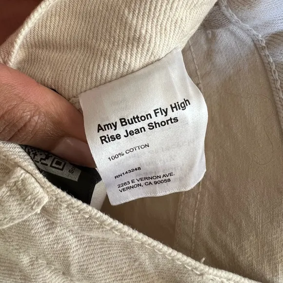 💝 Reformation Amy button fly shorts in bone cream