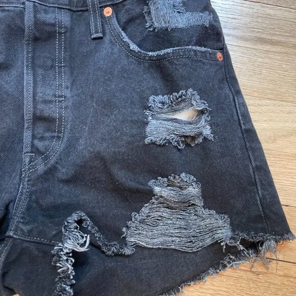 016 Levi's 501 Black Ripped Denim Shorts NWOT Size 29