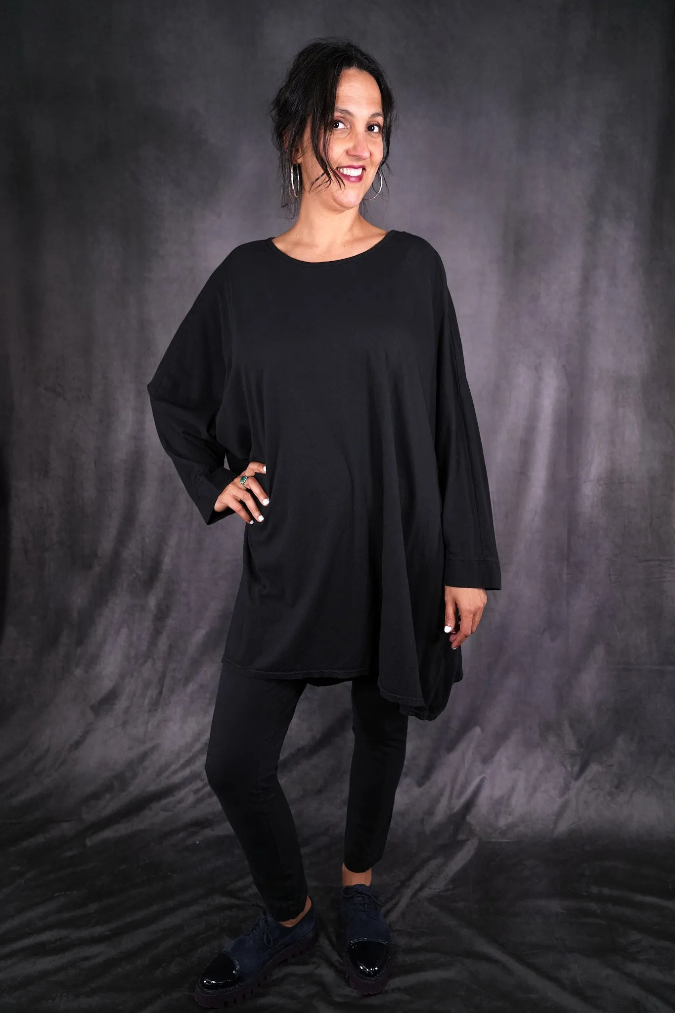 1258 L/S Art Tee Wrought Iron-U