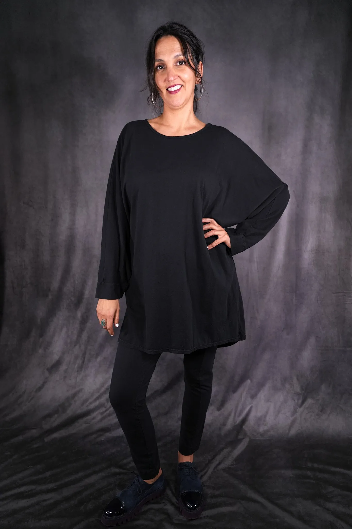 1258 L/S Art Tee Wrought Iron-U