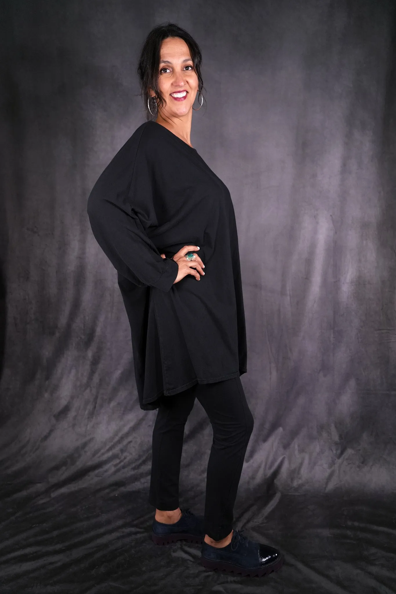 1258 L/S Art Tee Wrought Iron-U
