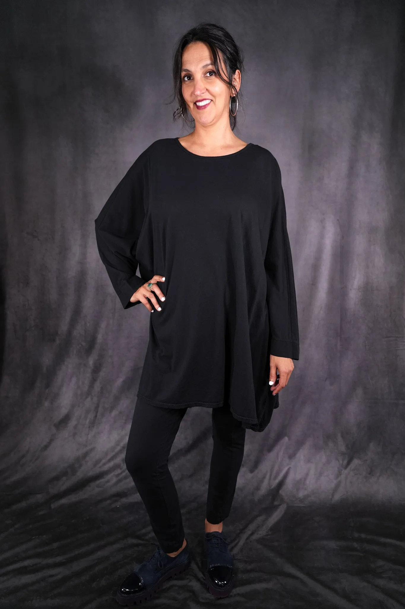 1258 L/S Art Tee Wrought Iron-U