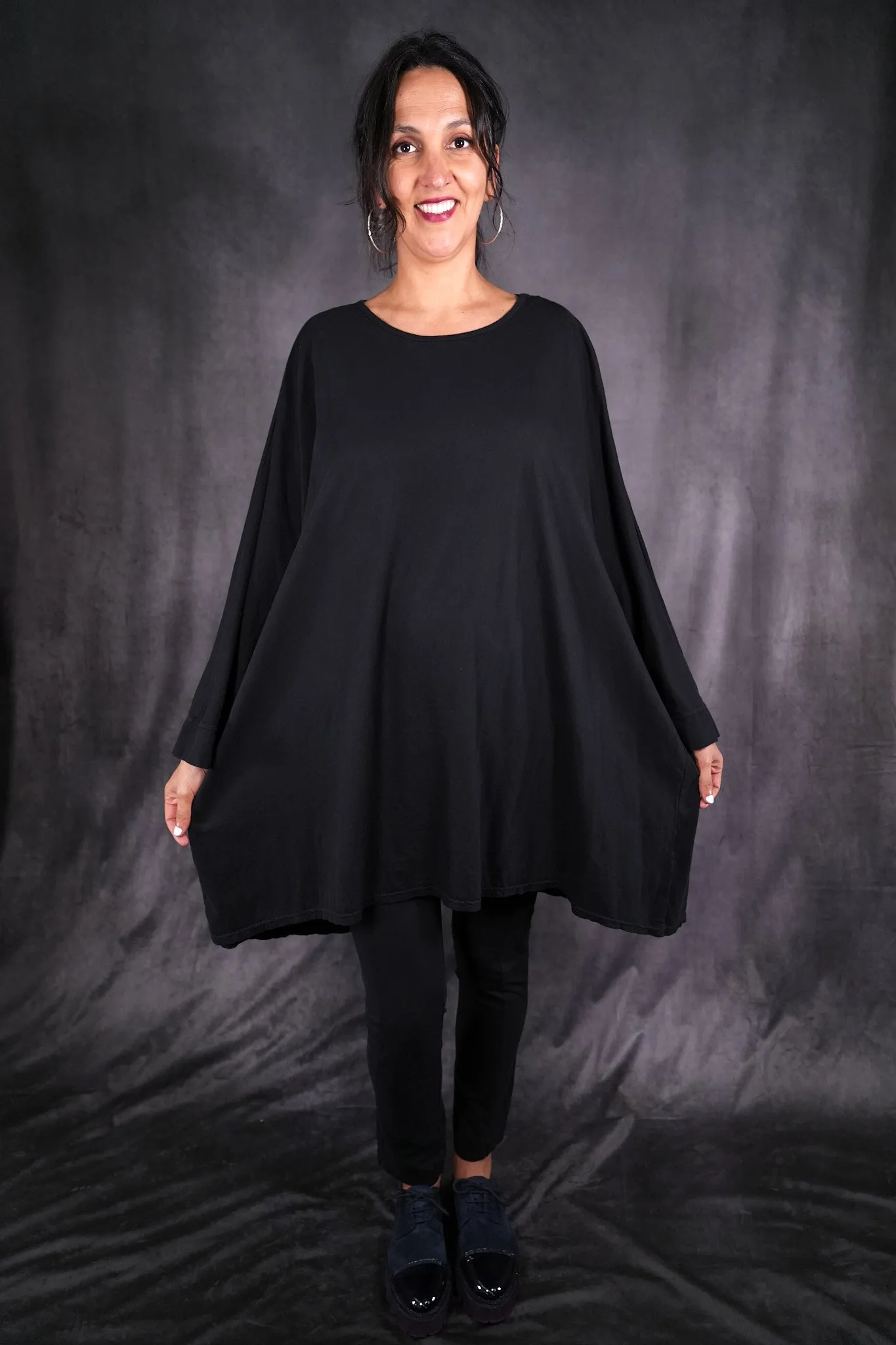 1258 L/S Art Tee Wrought Iron-U