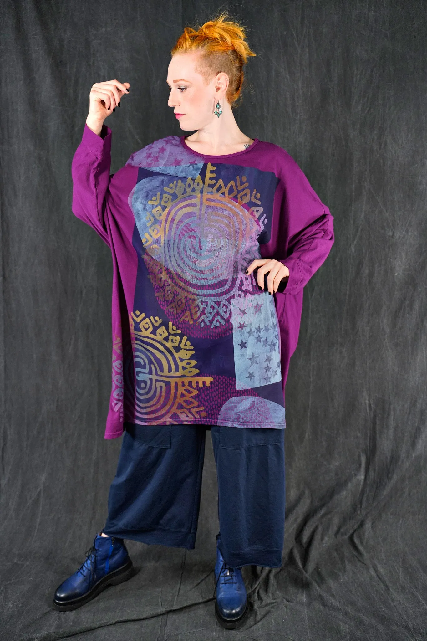 1258 L/S Collection Art Tee Fuchsia-P