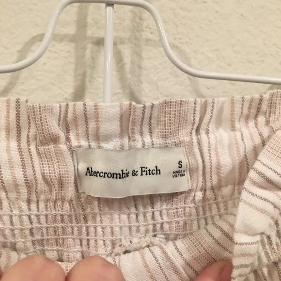 Abercrombie and Fitch tan and white stripe linen blend shorts size small
