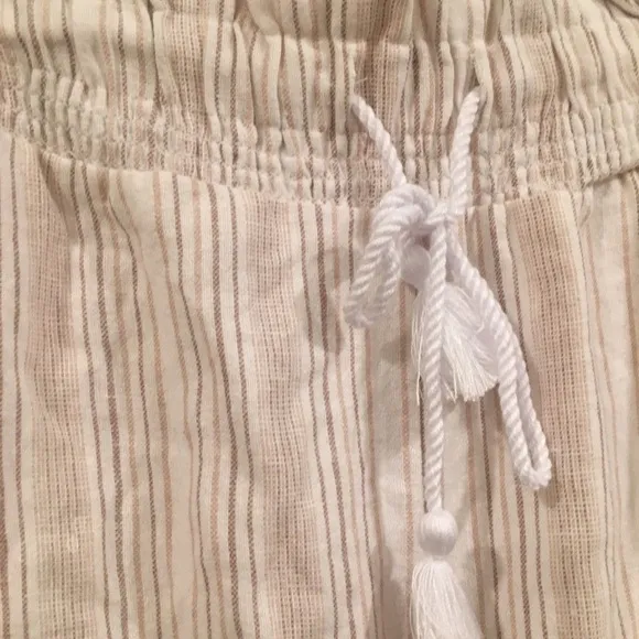 Abercrombie and Fitch tan and white stripe linen blend shorts size small