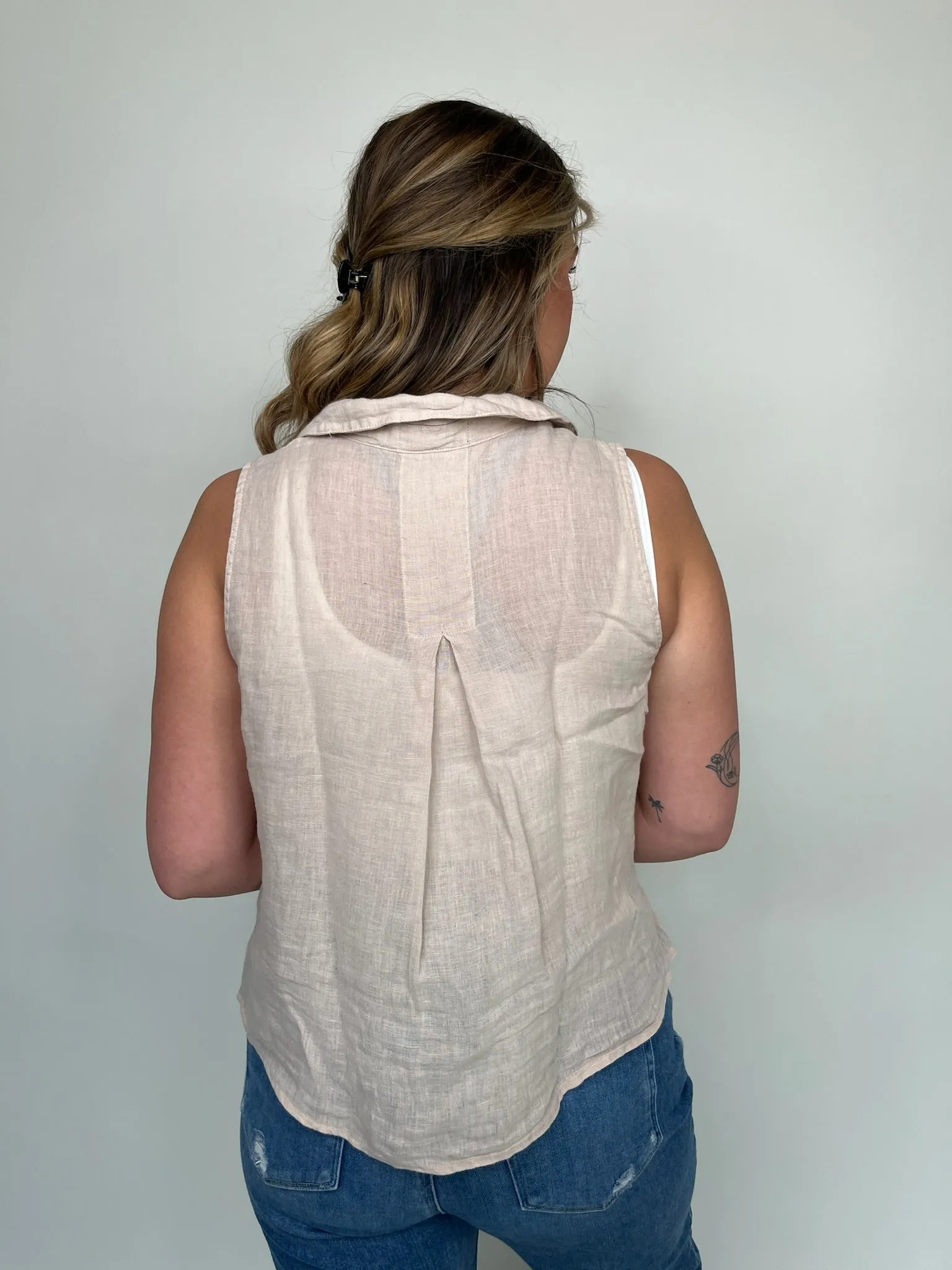 Bella Dahl Sleeveless Notch Collar Button Down