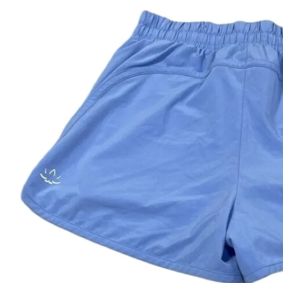 Beyond Yoga In Stride Line Shorts In Flower Blue  Size S