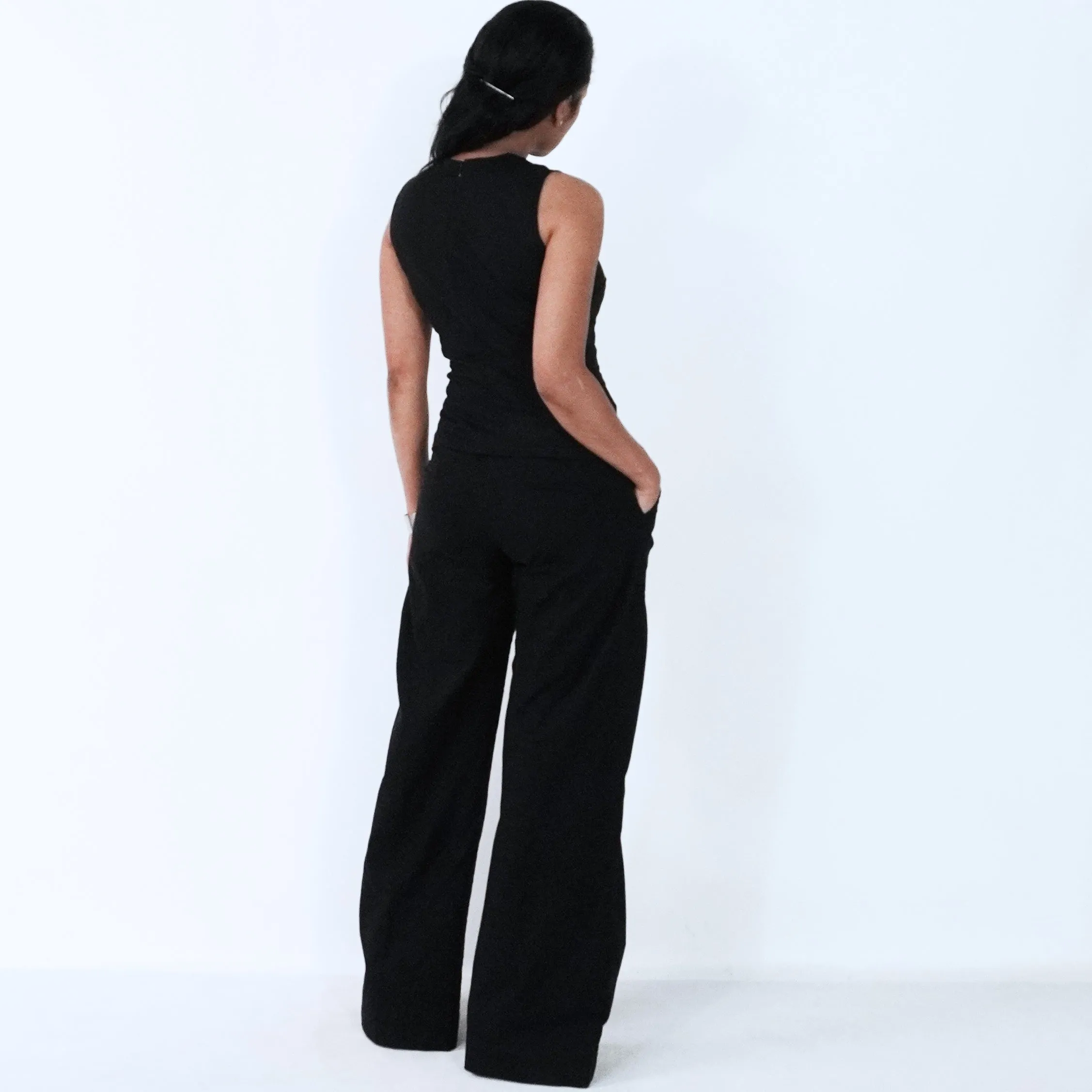 Black Sleeveless Fitted Top | Cotton | ALPHONSINA