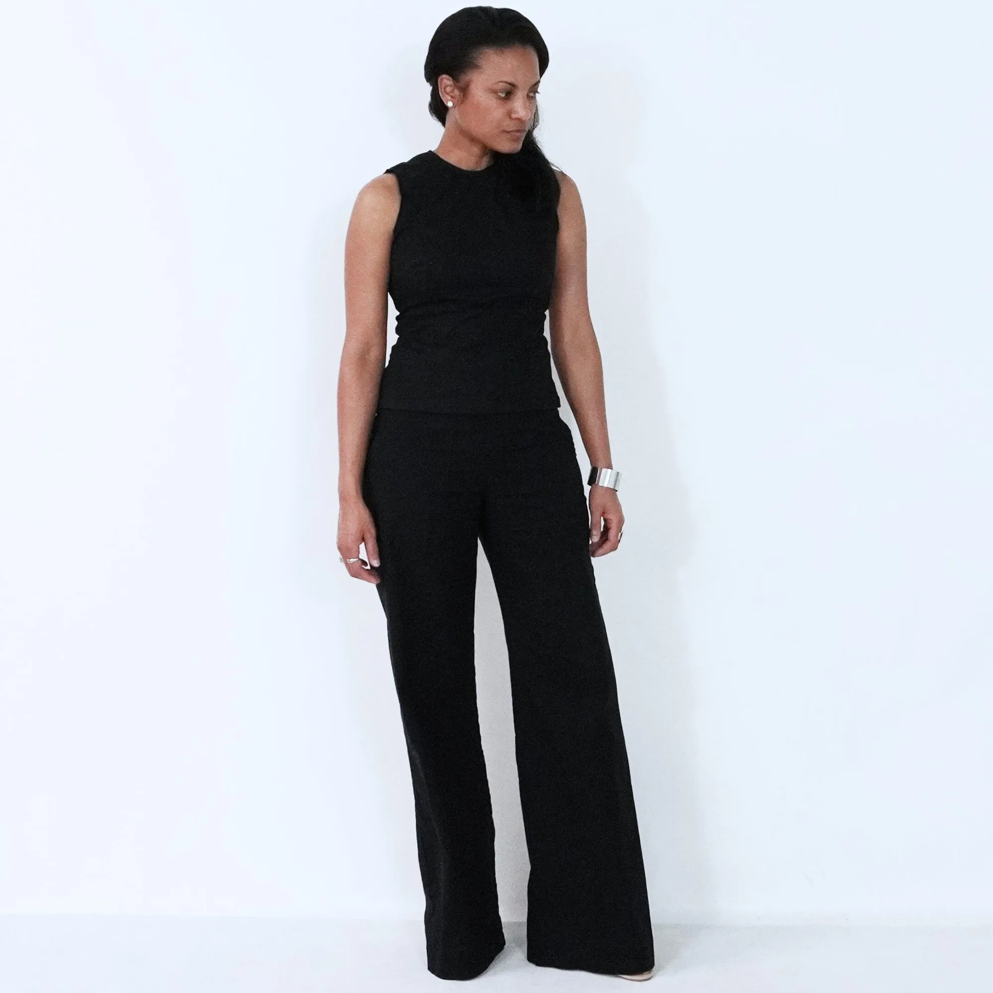Black Sleeveless Fitted Top | Cotton | ALPHONSINA