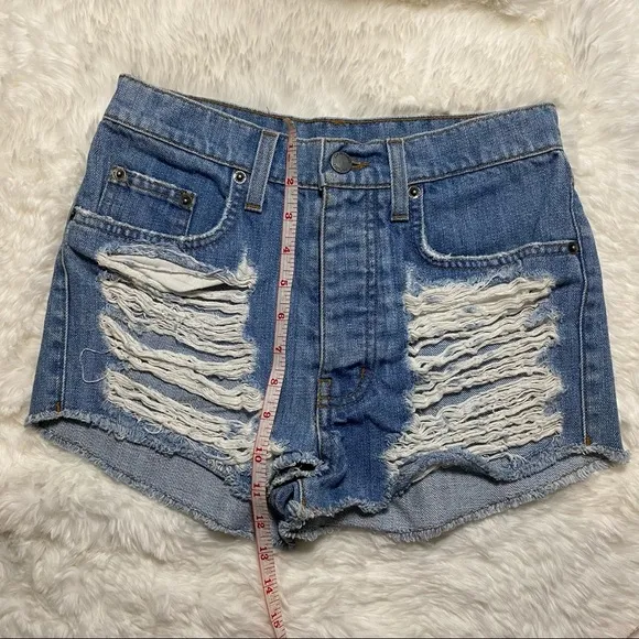 Carmar Los Angeles Distressed Denim Shorts Button Fly Size 25