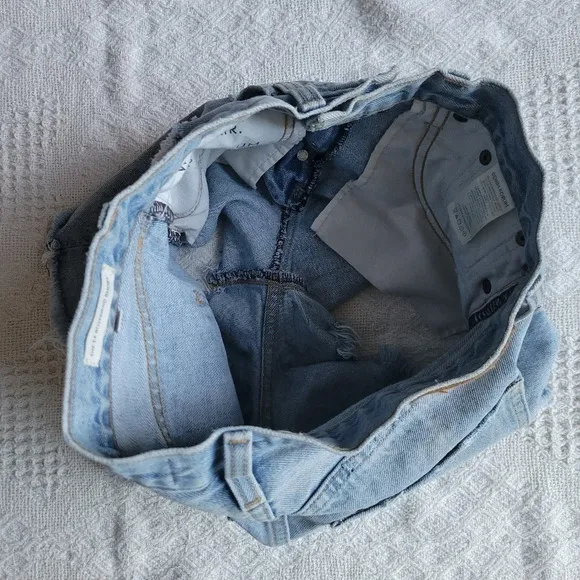 Denim Forum - The Ex-Boyfriend Hi-Rise, Relaxed Cut Off Jean Short