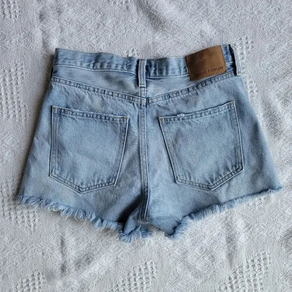 Denim Forum - The Ex-Boyfriend Hi-Rise, Relaxed Cut Off Jean Short