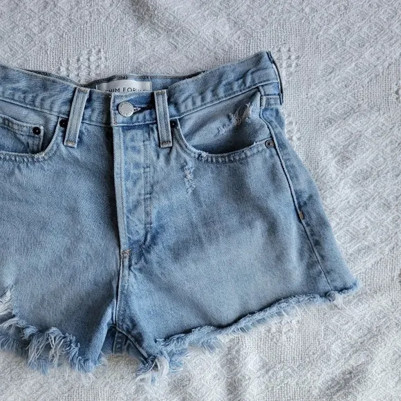 Denim Forum - The Ex-Boyfriend Hi-Rise, Relaxed Cut Off Jean Short