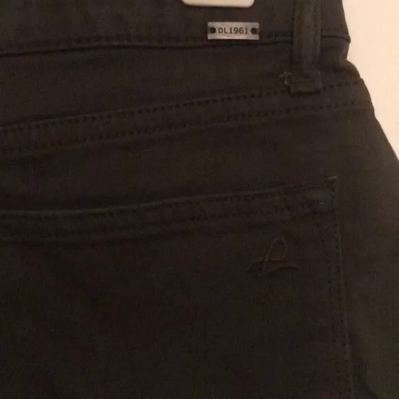 DL1961 foster relaxed short fennel size 25