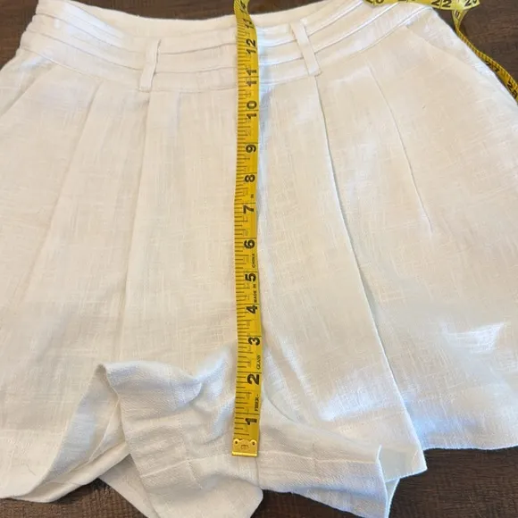 DU PARADIS Linen Shorts