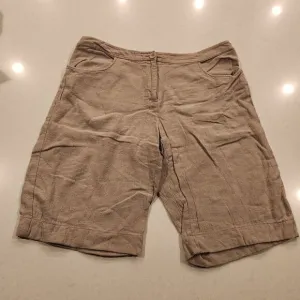 Eileen Fisher womens linen shorts. Size M
