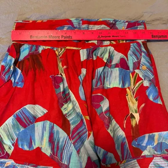 FARM RIO Sweet Jungle Floral Palm Linen Blend High Waisted Shorts NWOT Size M