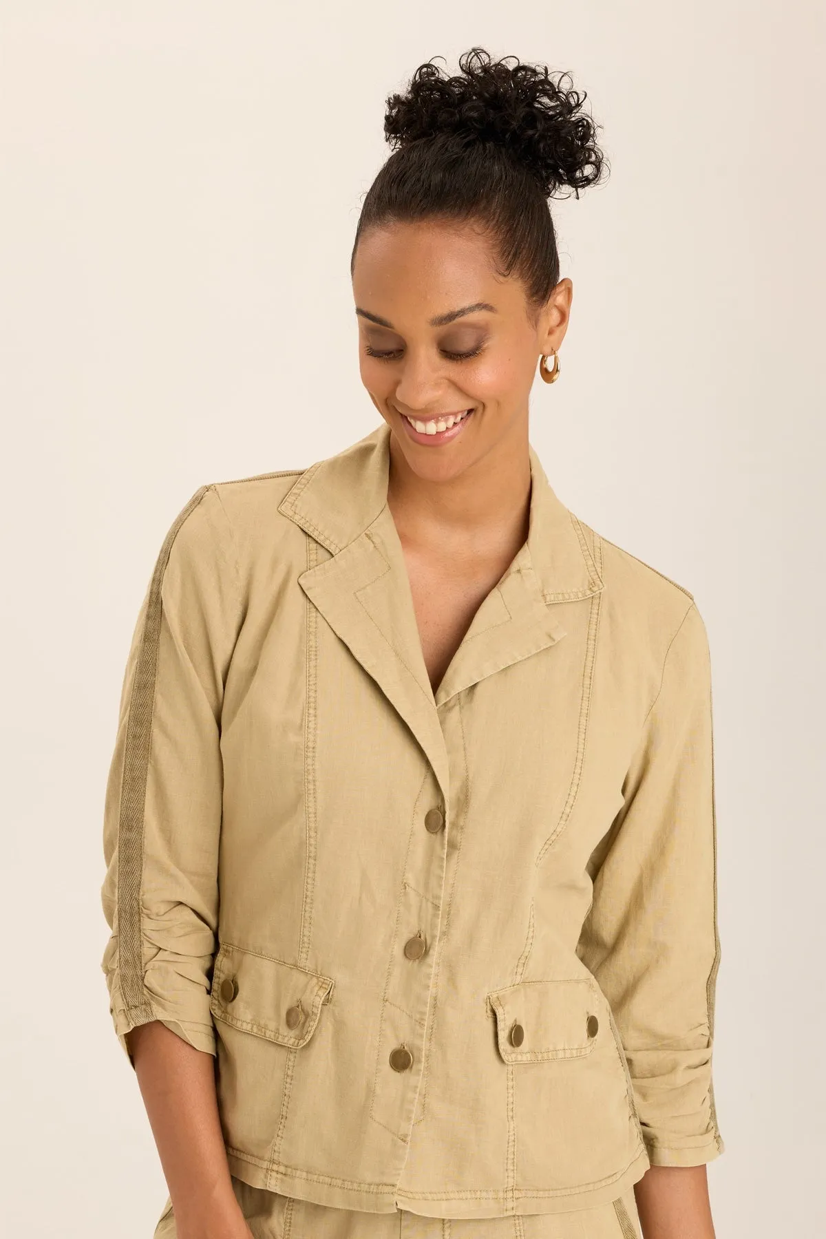 Folksy Linen/Stretch 4-Pocket Shirred Blazer