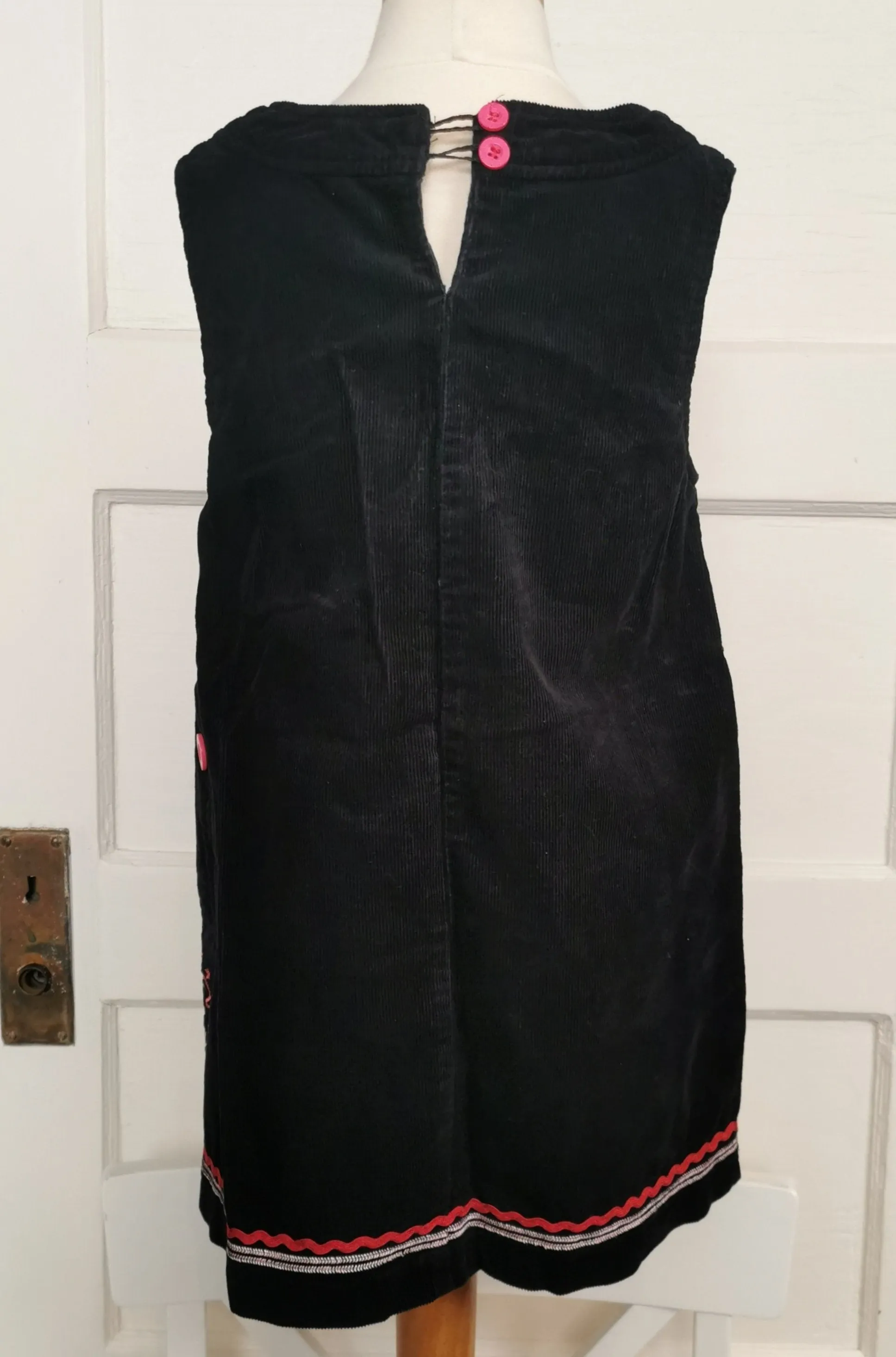 GIRL SIZE MEDIUM (6/7 YEARS) - LULLAH BETTE, Soft Black Corduroy Dress EUC B37