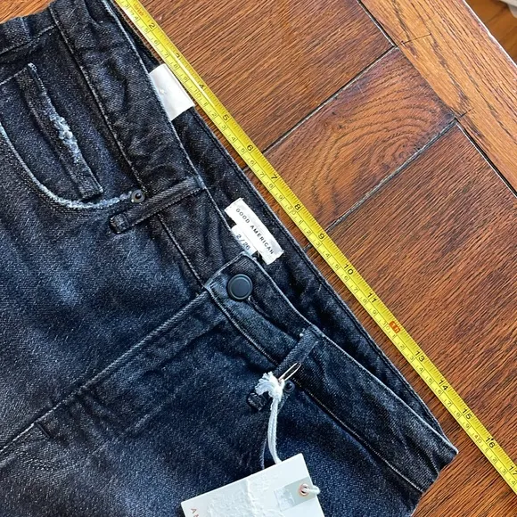 Good American 90s Bermuda Black Denim Jean Shorts Cutoff Frayed Hem 2/26 NWT