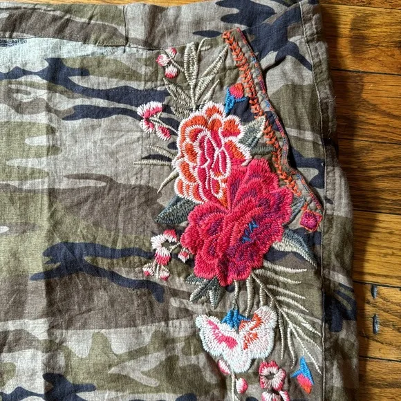 Johnny Was Burken Linen Shorts Floral Embroidery Brown Camo Print Plus Size 3X