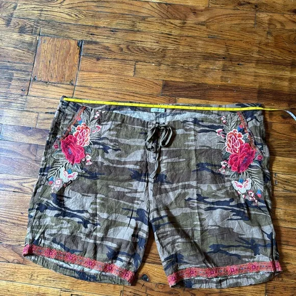 Johnny Was Burken Linen Shorts Floral Embroidery Brown Camo Print Plus Size 3X