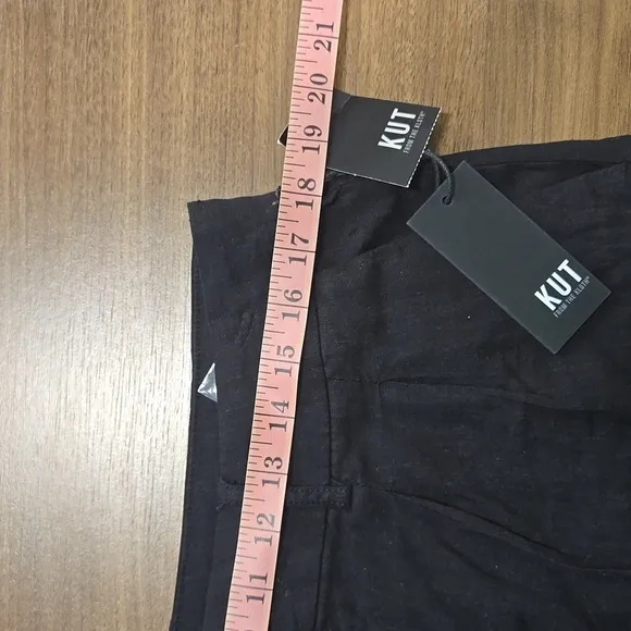 Kut from the Kloth-NWT-Sapphire Pleated Linen Blend Shorts-Size 14