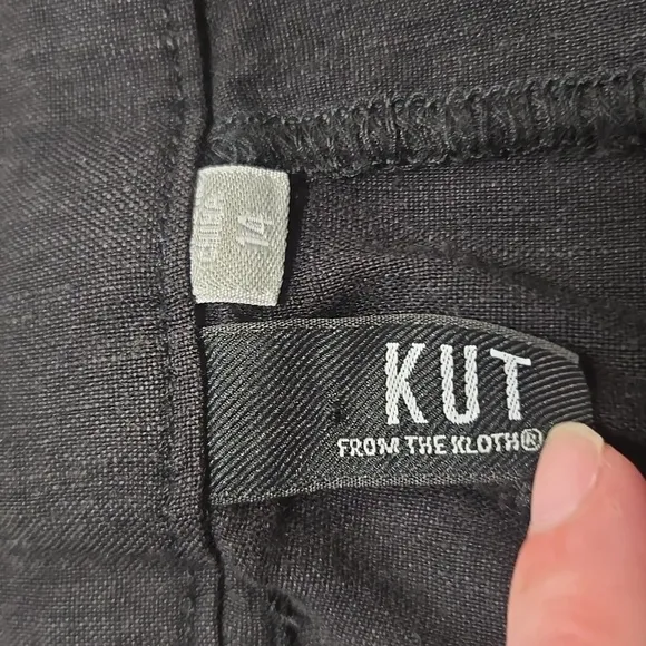 Kut from the Kloth-NWT-Sapphire Pleated Linen Blend Shorts-Size 14