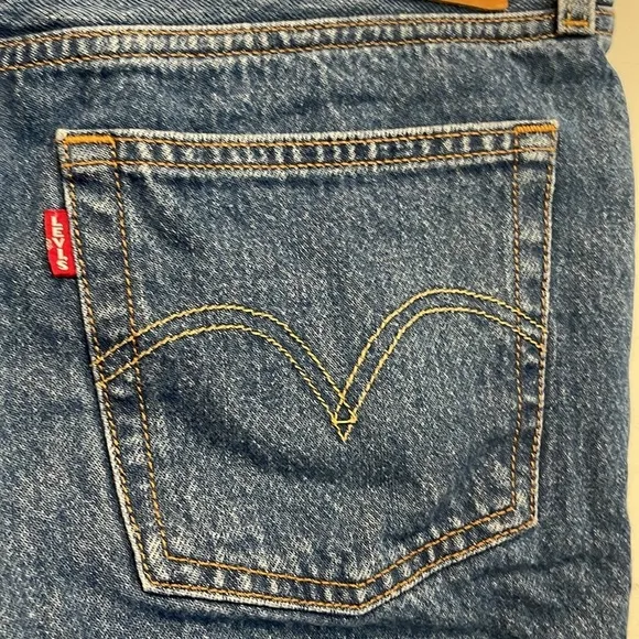 Levi's 501 Original Button fly Blue Denim Shorts. Size