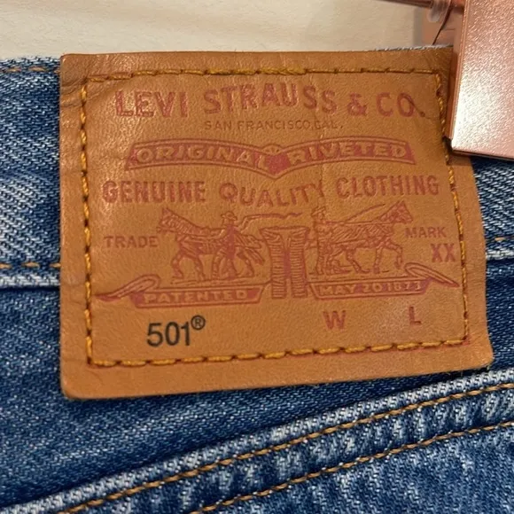 Levi's 501 Original Button fly Blue Denim Shorts. Size