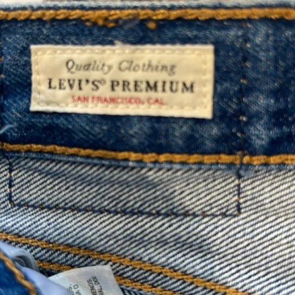 Levi's 501 Original Button fly Blue Denim Shorts. Size