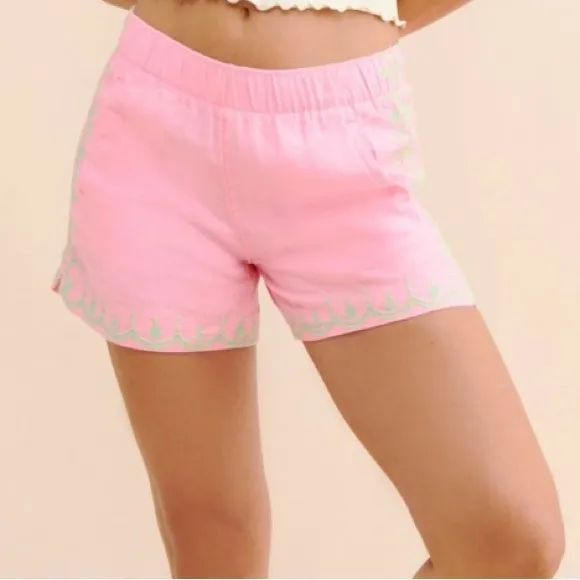 Lilly Pulitzer Laryn 100% Linen shorts. Size medium pink and green. NWOT