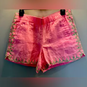 Lilly Pulitzer Laryn 100% Linen shorts. Size medium pink and green. NWOT