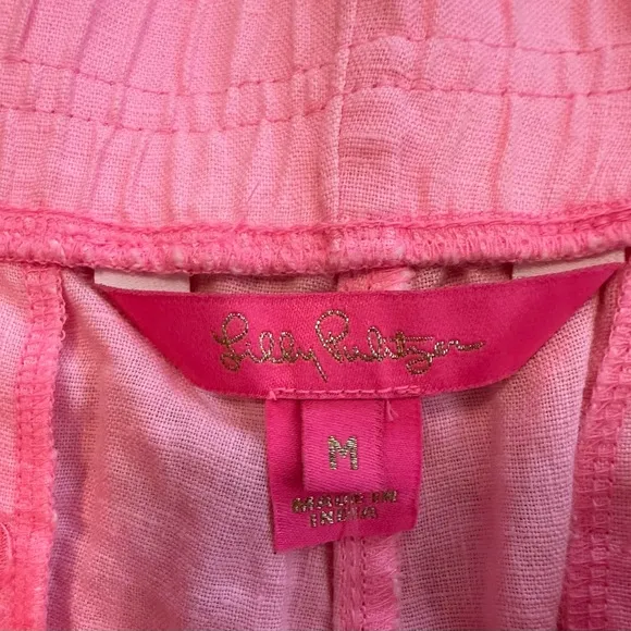 Lilly Pulitzer Laryn 100% Linen shorts. Size medium pink and green. NWOT