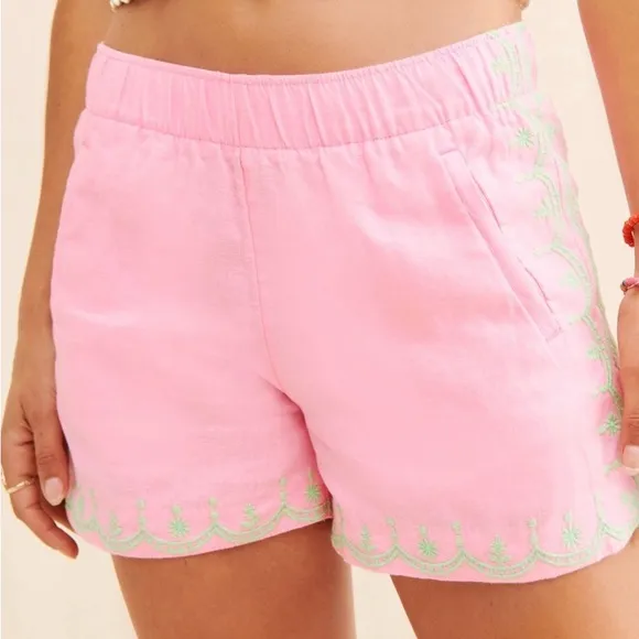 Lilly Pulitzer Laryn 100% Linen shorts. Size medium pink and green. NWOT