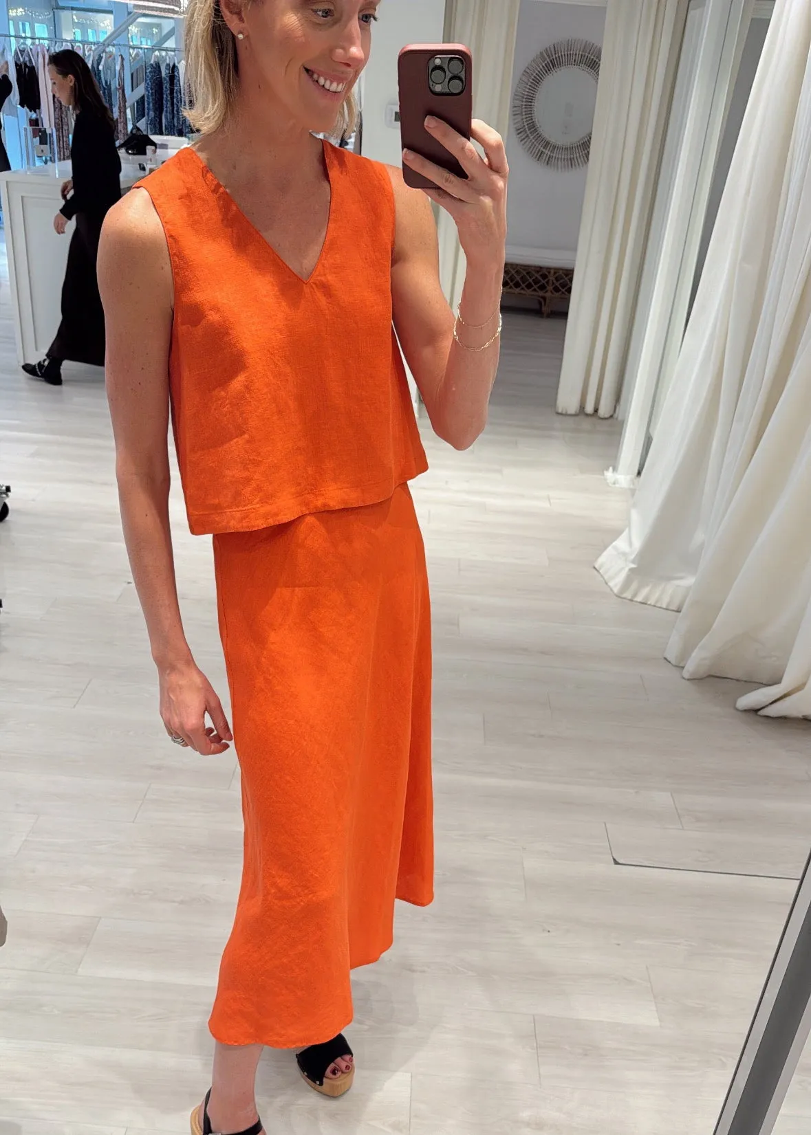 Linen Cropped V neck
