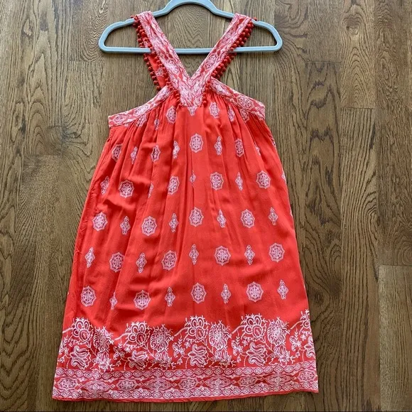 LOFT Swing Halter V-neck Embroidered like Print Size S