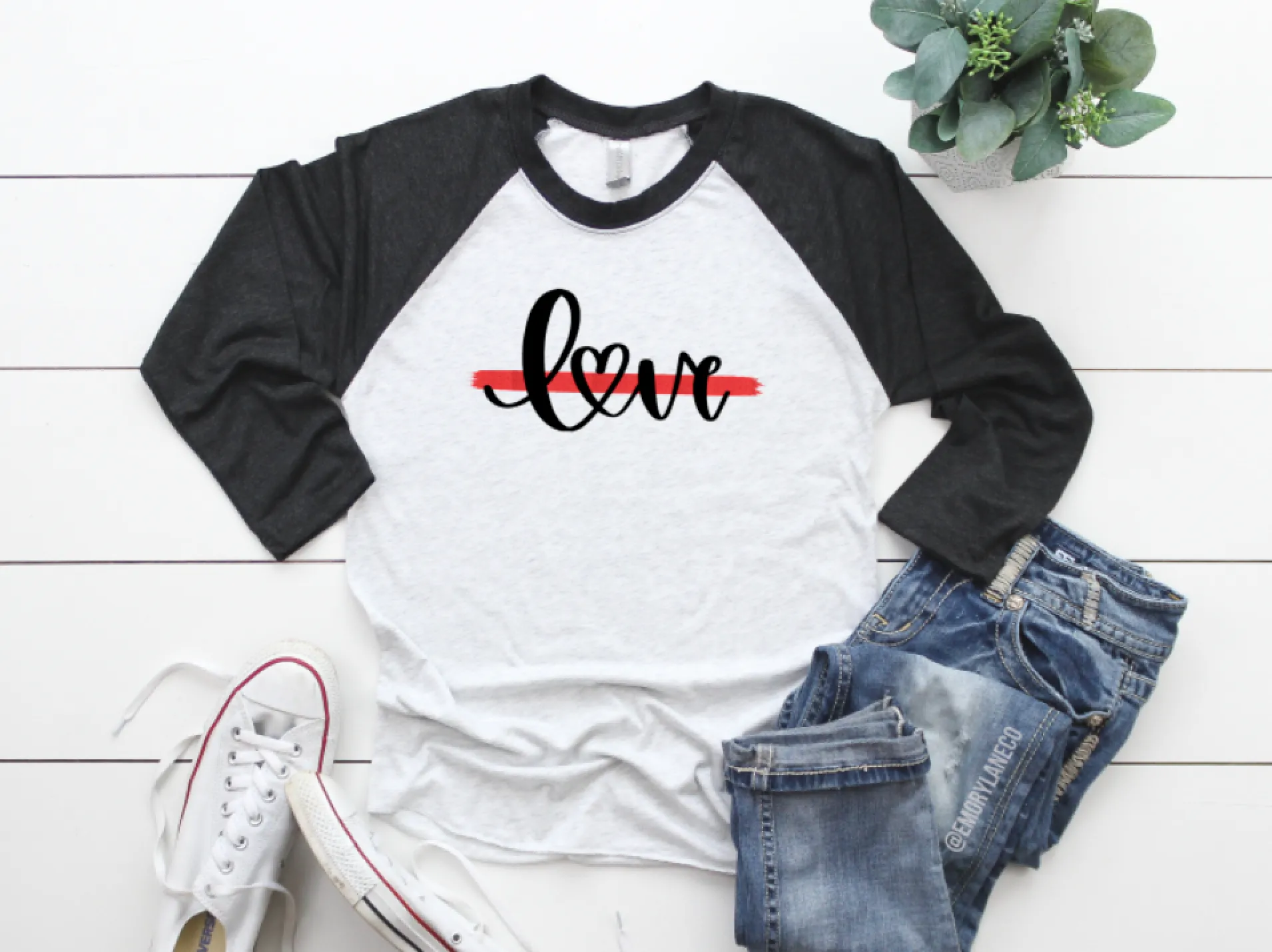 Lowercase Love Script © (Thin Red Line)
