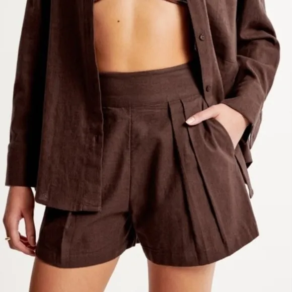 NWT Abercrombie Linen Blend Flat Front Pull-On Short