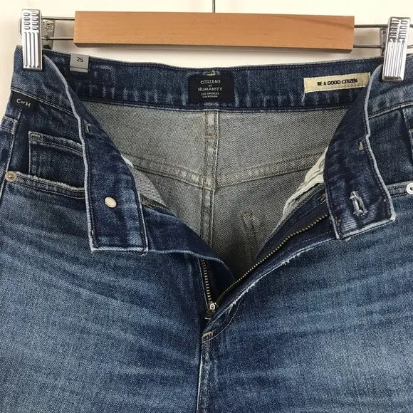 NWT Citizens of Humanity Tamryn Bike Shorts in wash Sentimental Size 25