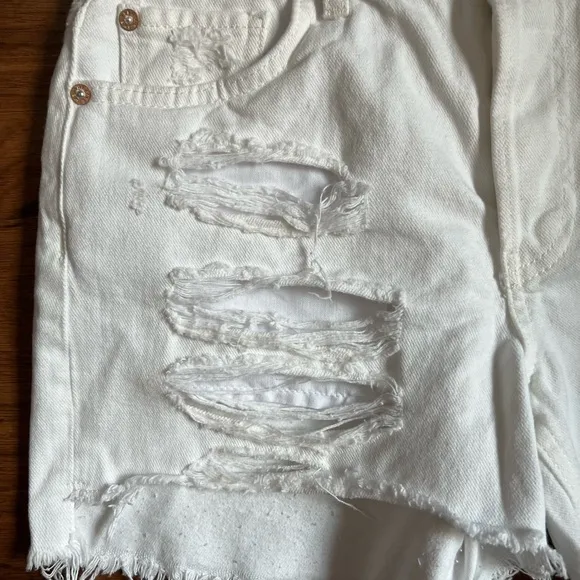 *NWT* Free People Women’s Maggie Denim Jean Shorts White Size 24