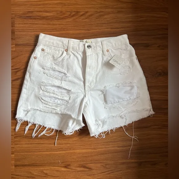 *NWT* Free People Women’s Maggie Denim Jean Shorts White Size 24