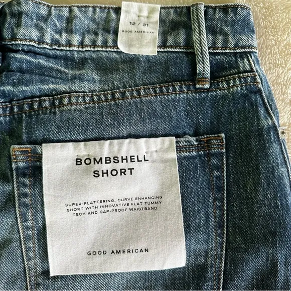 NWT Good American Bombshell Distressed Shorts sz 12 31