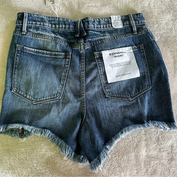 NWT Good American Bombshell Distressed Shorts sz 12 31