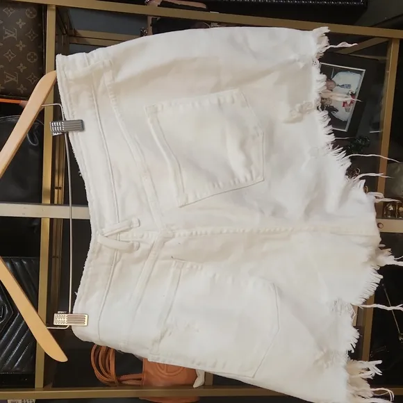 NWT Good American The Bombshell White Denim Cutoff Shorts Size 24