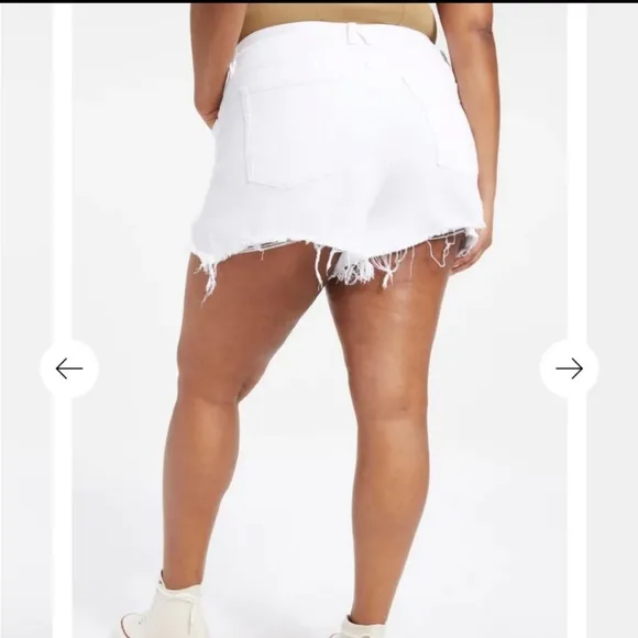 NWT Good American The Bombshell White Denim Cutoff Shorts Size 24
