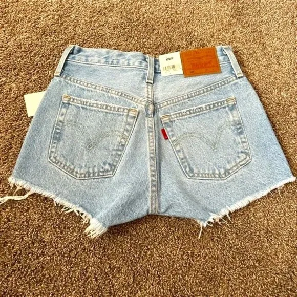 NWT Levi’s 501 Shorts size 30