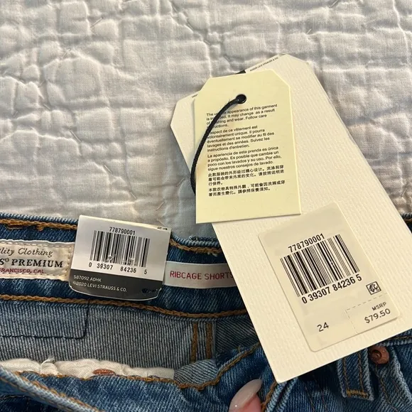 NWT Levi’s Premium Denim Ribcage Shorts